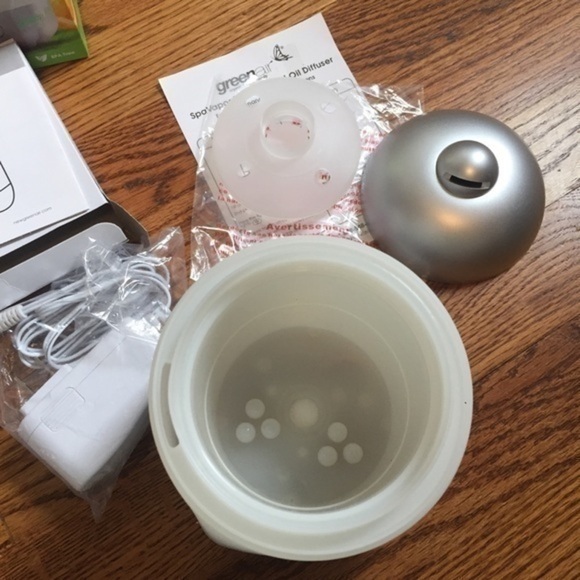 Like new Green𝙖𝙞𝙧 Essential Oil Diffuser SpaVapor + Changes Color - Picture 5 of 15